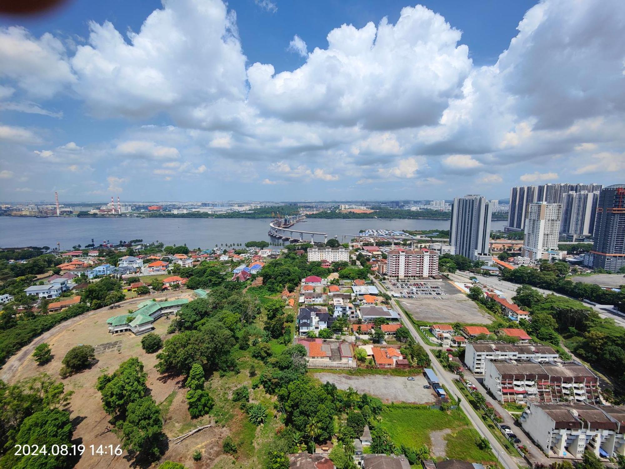 Paragon Suites Ciq Homestay By Welcome Home Johor Bahru Exterior photo